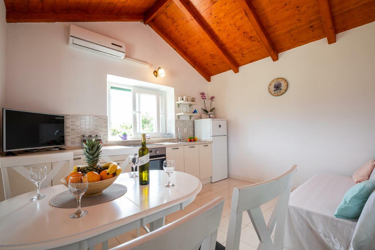 הוילה Račišće Vineyard House & Olive Grove House מראה חיצוני תמונה